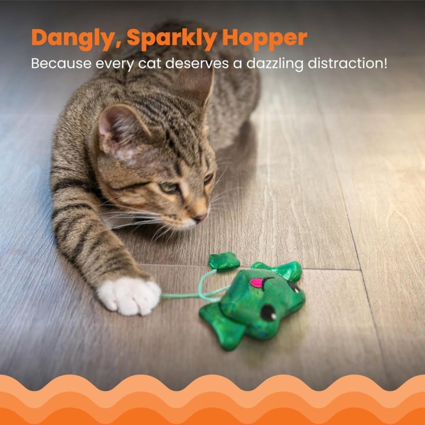 Catstages Toss 'N Dangle Frog Catnip Cat Toy - žába pro kočky (zvuk na pohyb)