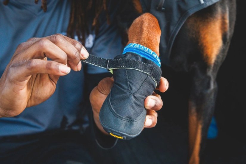 Ruffwear Summit Trex (2 Stück) – schwarze ganzjährige Hundeschuhe